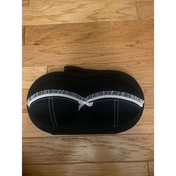 Wrapables, black with white lace, zippered hard shell travel bra case - Picture 1 of 7